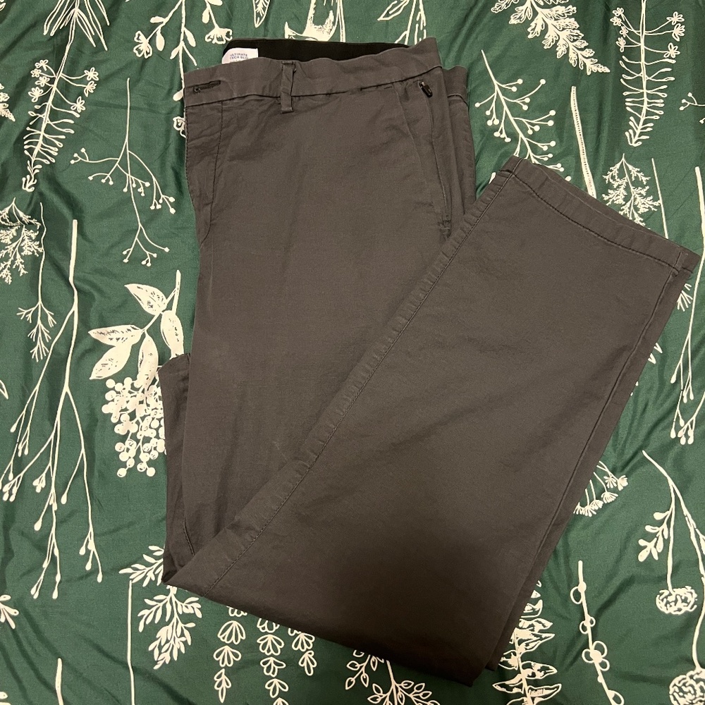 Old Navy 38x30 Gray Slim Ultimate Tech Built-In Flex Chino Pants for Men